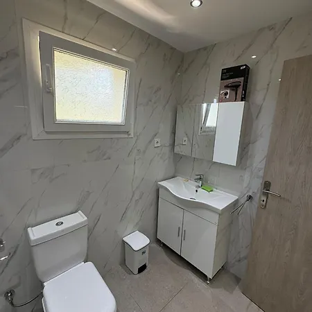 By Eftimiya דירה *